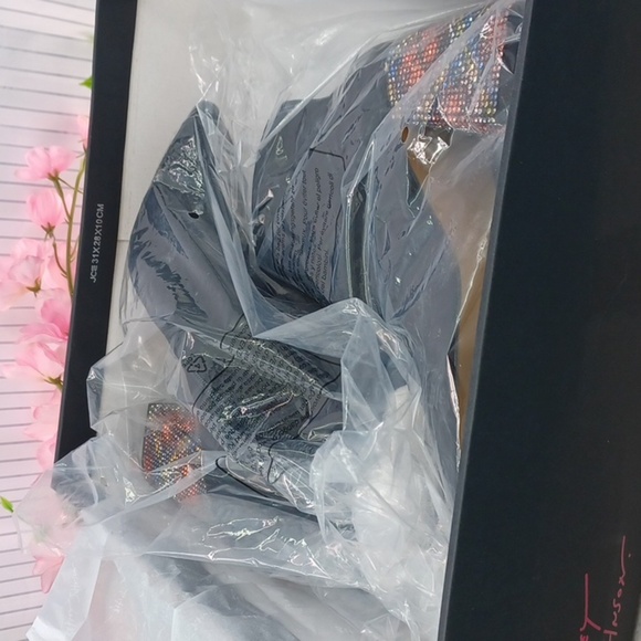 Betsey Johnson kassie Black Suede NIB - Picture 8 of 11